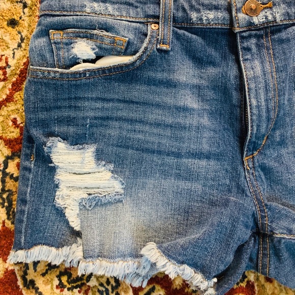 JOES JEANS Phoebe Distressed Faded Denim Shorts - Picture 5 of 8